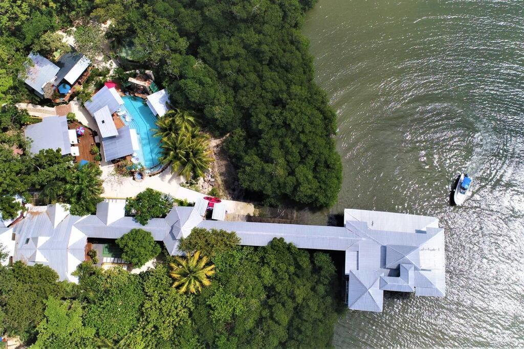 The Dock Resort Over Water Retreat West End Exterior foto